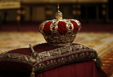 Основное различие между монархией и республикой