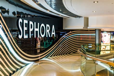 Открытие новых магазинов Sephora в Европе