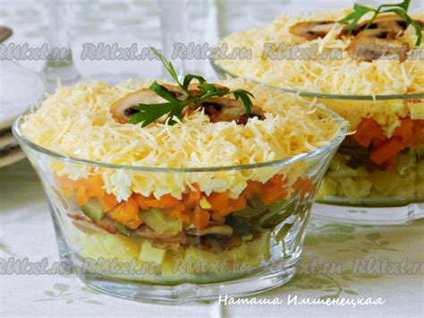 Пикантный салат с шампиньонами и огурцами