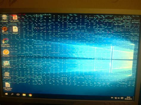 Почему возникают вертикальные и горизонтальные полосы на экране ноутбука