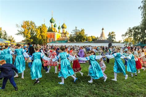 Праздники и культурные мероприятия в селе Париж