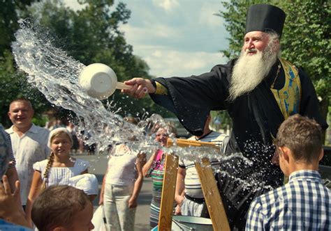 Умывание святой водой